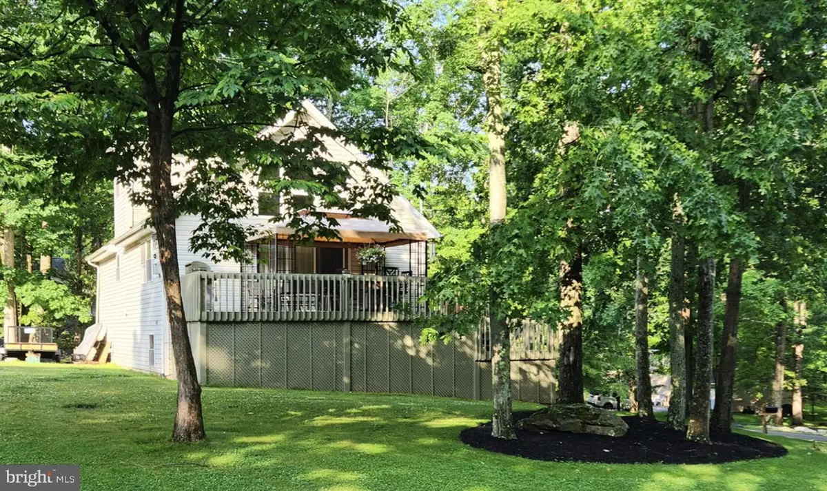 202 Trapper Springs Cir, Drums, PA 18222 - #1