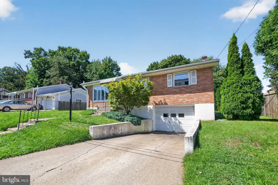 958 Seybert St, Hazleton, PA 18201 - #2