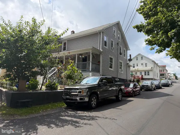 622 W 8th St, HAZLETON, PA 18201