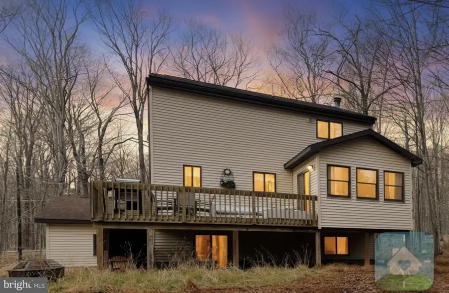 19 Livingston Ln, Gouldsboro, PA 18424 - Image #2