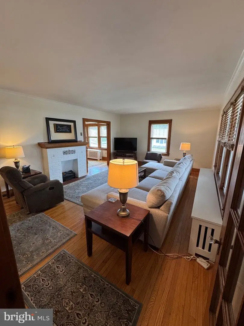 1500 N Webster Ave, Dunmore, PA 18509 - #2