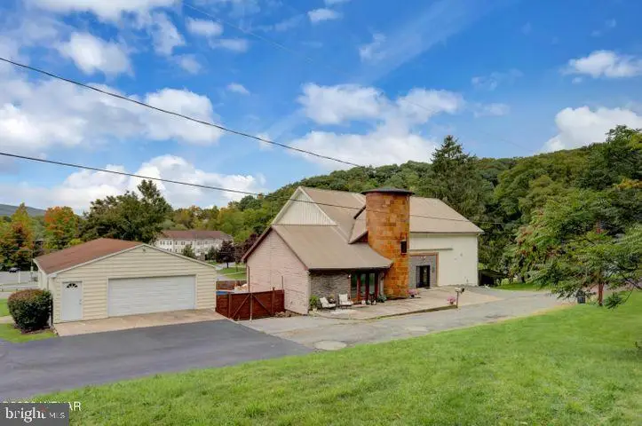 2106 Northway Rd, Williamsport, PA 17701 - #1
