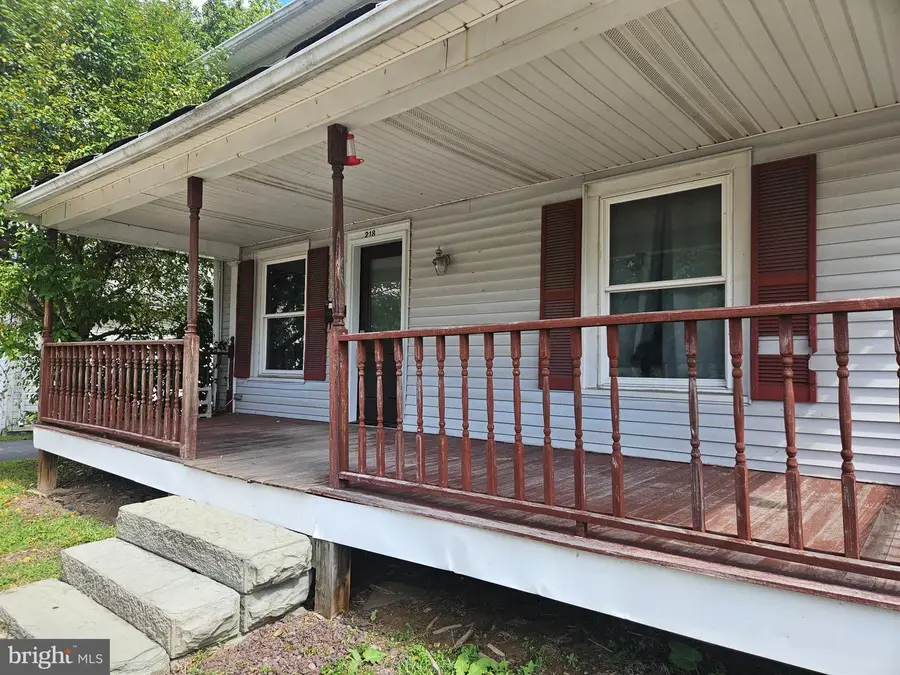 218 Calvert St, Jersey Shore, PA 17740 - #2