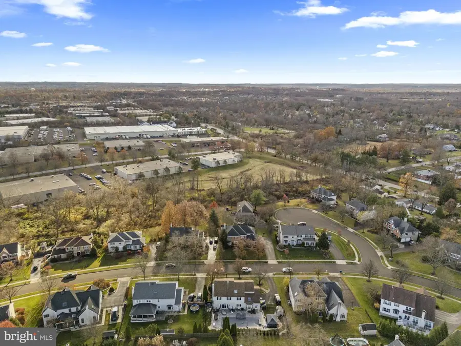 129 Clover Leaf Ln, North Wales, PA 19454 - Image #2