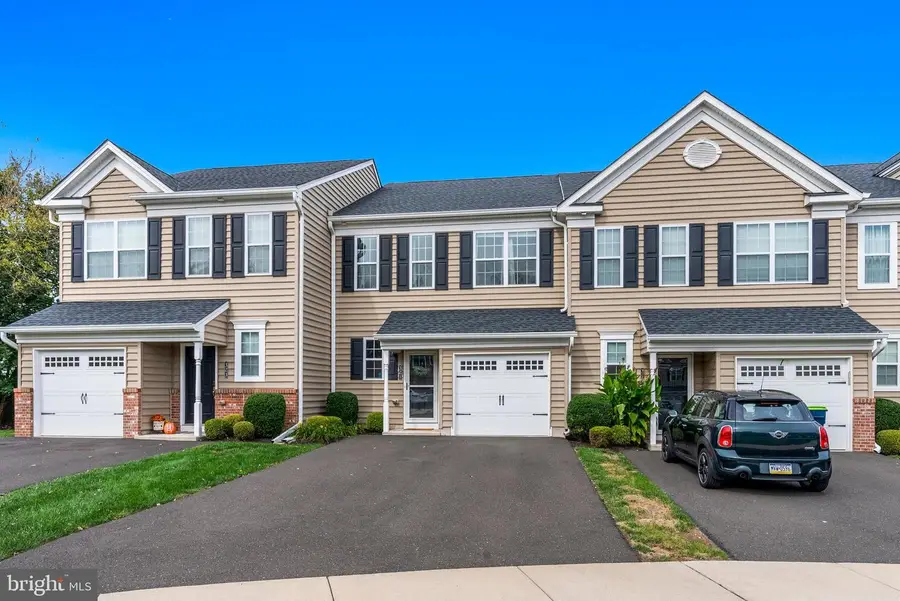 321 W Hamlin Ave, Telford, PA 18969 - Image #2