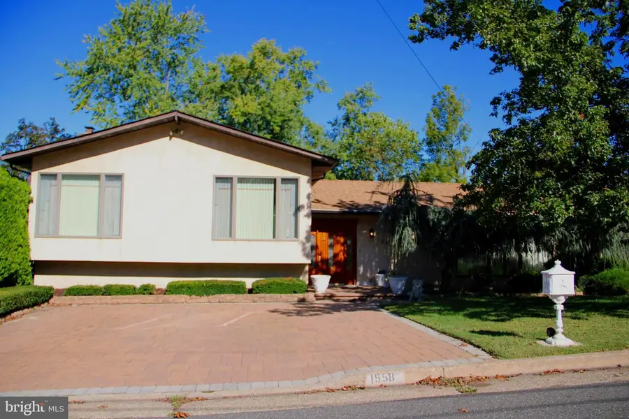 1558 Robinson Ave, Willow Grove, PA 19090 - Image #2