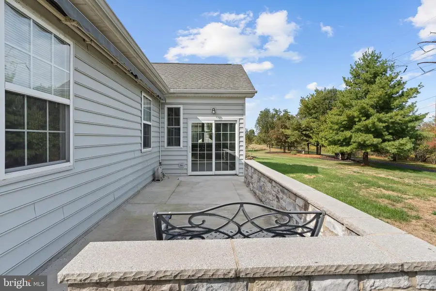 4389 Meadowridge Ln, Collegeville, PA 19426 - Image #3