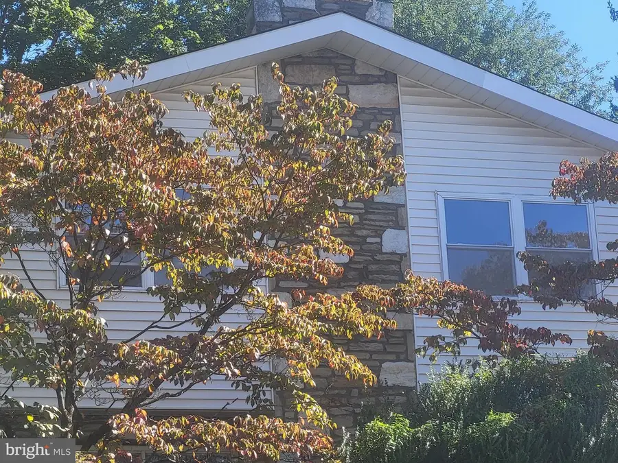 609 Foster Rd, Cheltenham, PA 19012 - Image #2