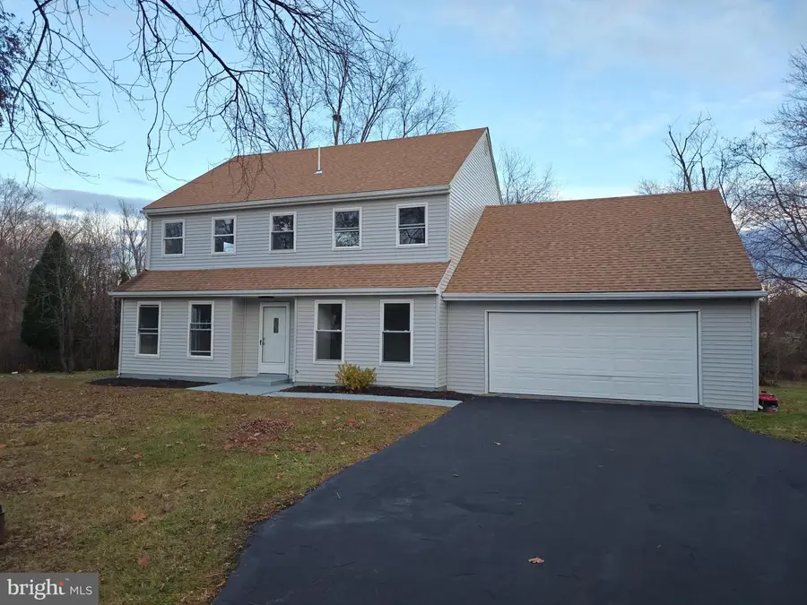 1925 Foster Rd, Hatfield, PA 19440 - Image #2