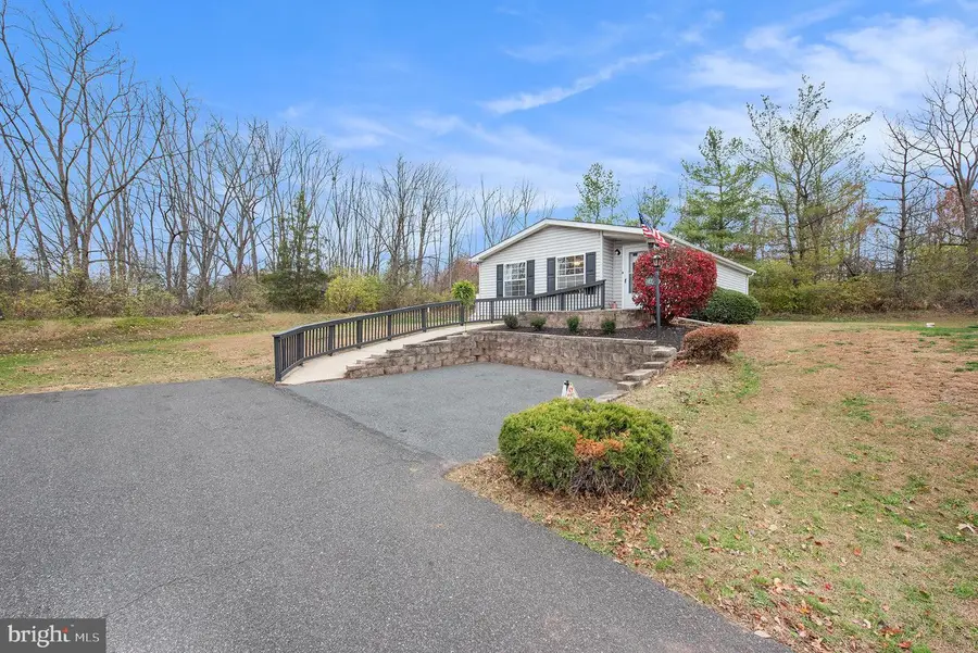 14 Ash Ct, Harleysville, PA 19438 - Image #2