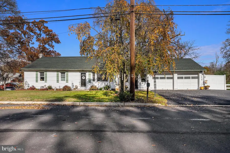 501 Walnut St, Green Lane, PA 18054 - Image #2