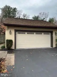 6 Steeplechase Ln, Blue Bell, PA 19422 - Image #2