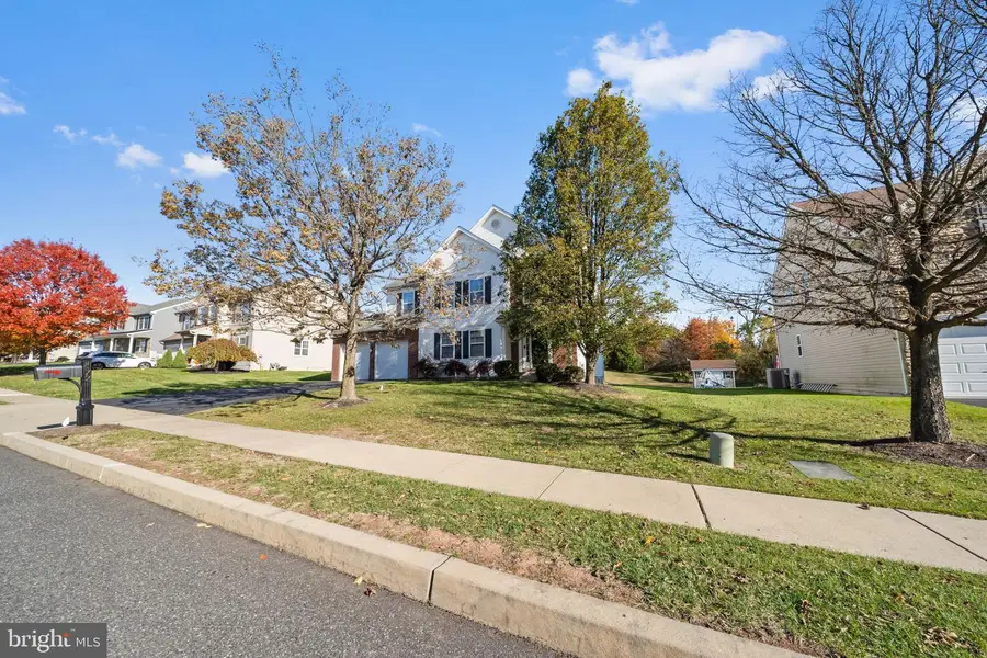 172 Oak Creek Dr, Royersford, PA 19468 - Image #3