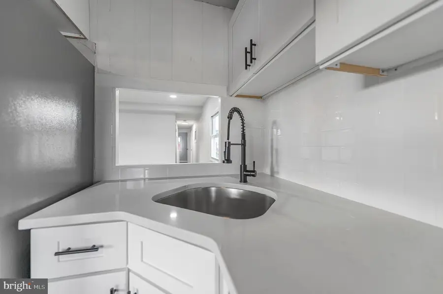 105 Washington Dr, Norristown, PA 19403 - Image #3