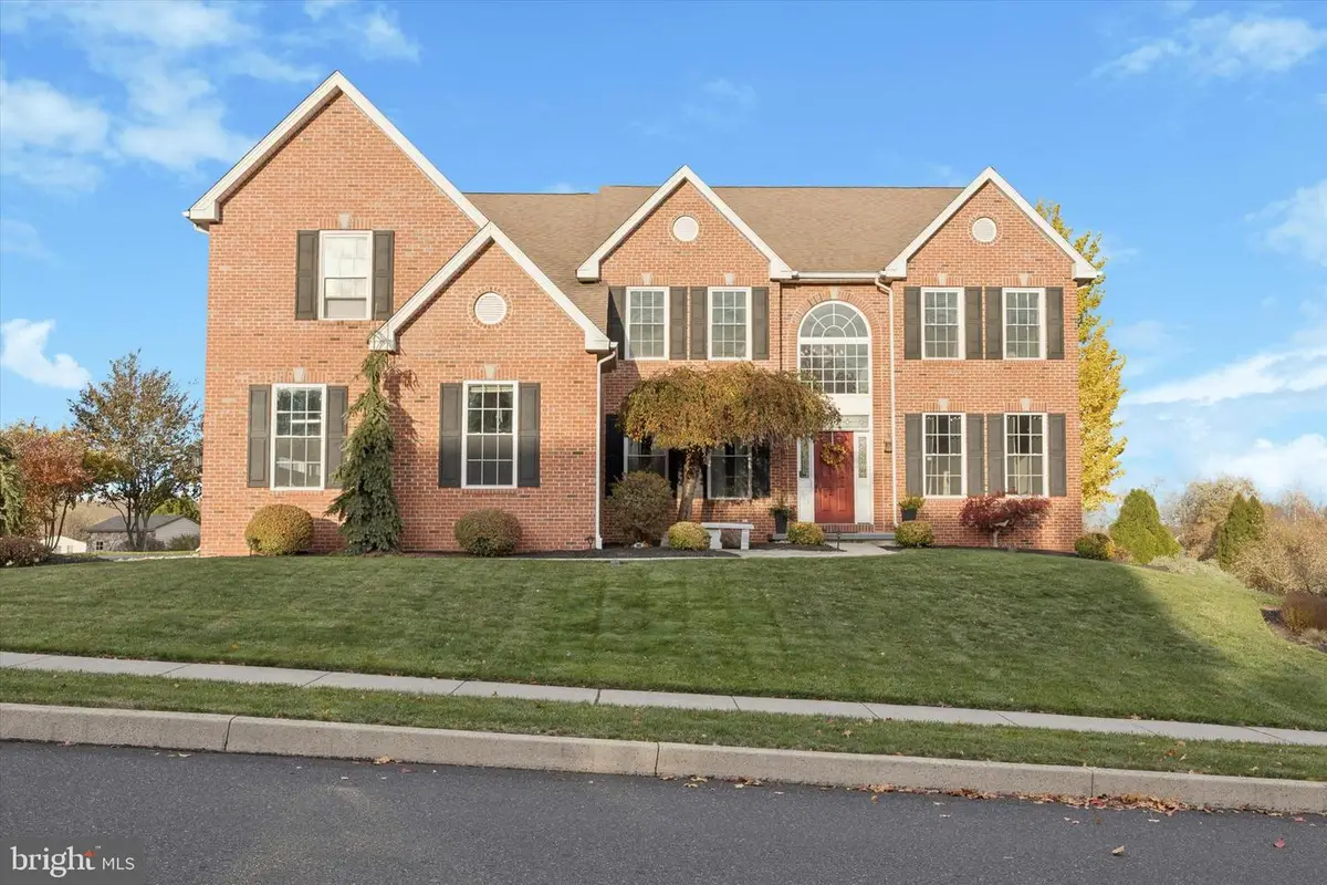 45 Tanglewood Dr, Schwenksville, PA 19473 - Image #1