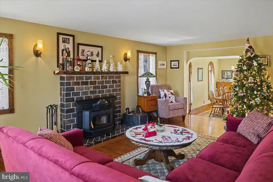 210 E Montgomery Ave, Hatboro, PA 19040 - Image #3