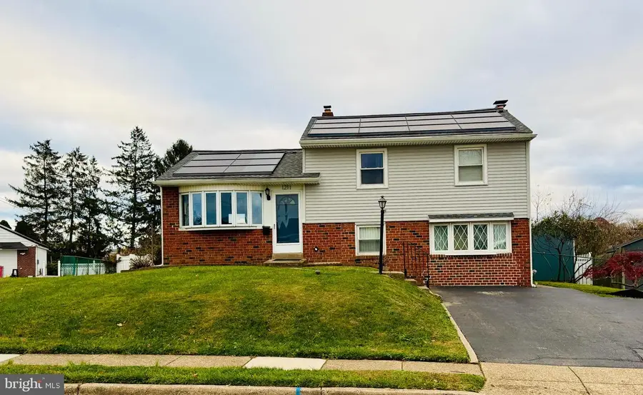 1211 Woodside Rd, Conshohocken, PA 19428 - Image #2