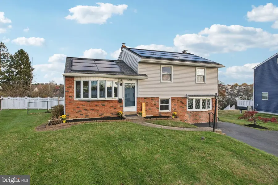 1211 Woodside Rd, Conshohocken, PA 19428 - Image #3