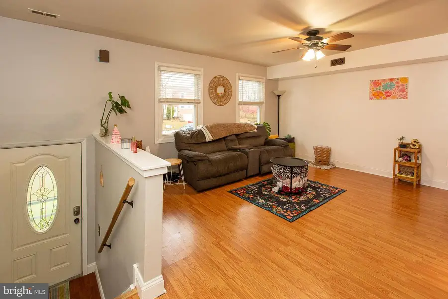 536 Valley Ln, Souderton, PA 18964 - Image #2