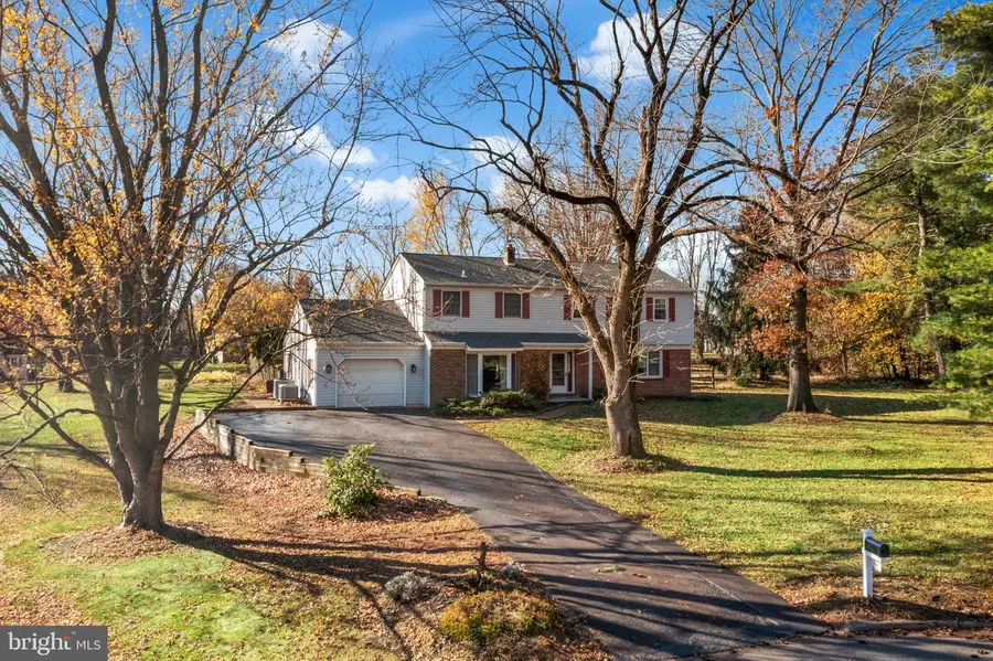 888 Spruce Cir, Harleysville, PA 19438 - Image #2