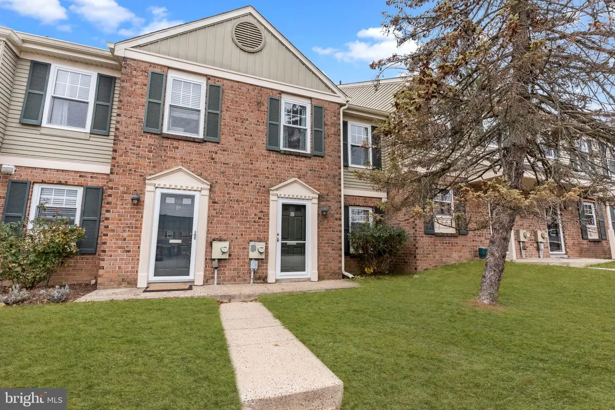 18 Yorktown Ct, Blue Bell, PA 19422 - Image #1