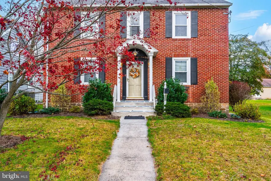 405 W Walnut St, North Wales, PA 19454 - Image #2