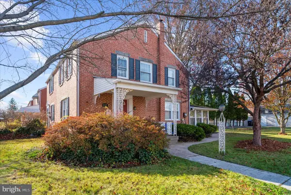 827 Buttonwood St, NORRISTOWN, PA 19401