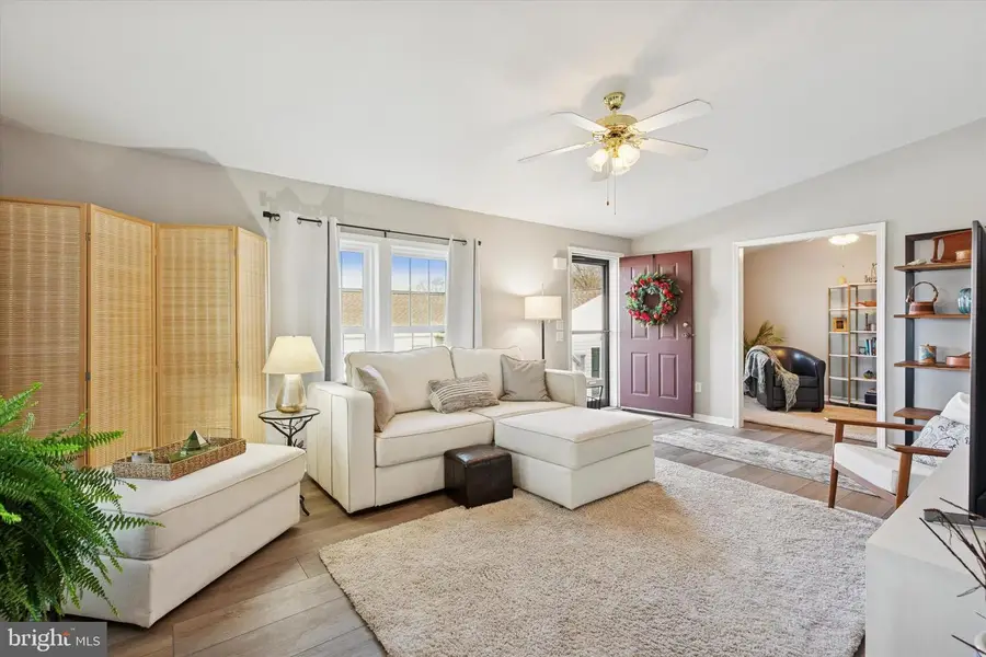 1077 Scenic View Dr, Schwenksville, PA 19473 - Image #3