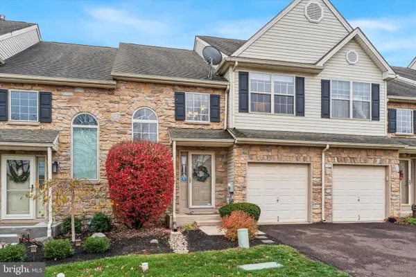 2905 Gateway Dr, ROYERSFORD, PA 19468