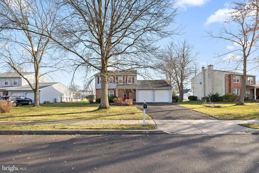 829 Alexander Dr, Hatfield, PA 19440 - Image #3