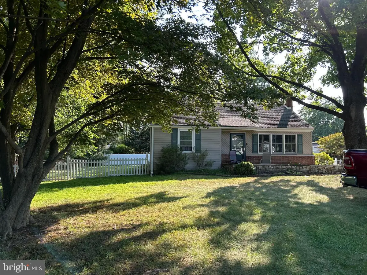 219 W Moreland Ave, Hatboro, PA 19040 - Image #1