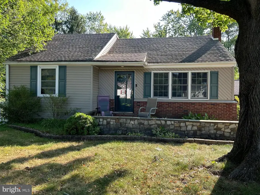 219 W Moreland Ave, Hatboro, PA 19040 - Image #2