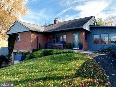 1625 Clearbrook Rd, Lansdale, PA 19446 - Image #1