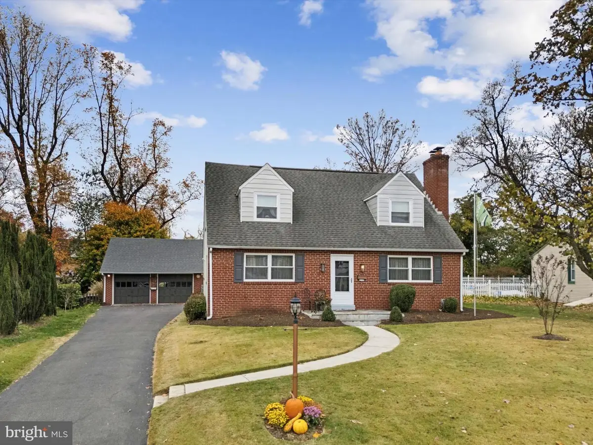 2142 Woodlawn Ave, Glenside, PA 19038 - Image #1