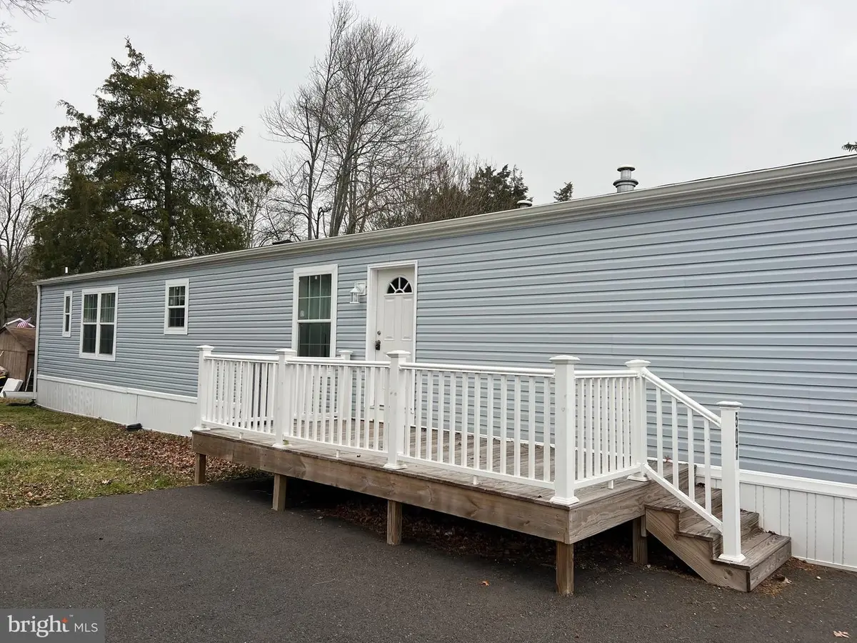 507 Maple Dr, Green Lane, PA 18054 - Image #1