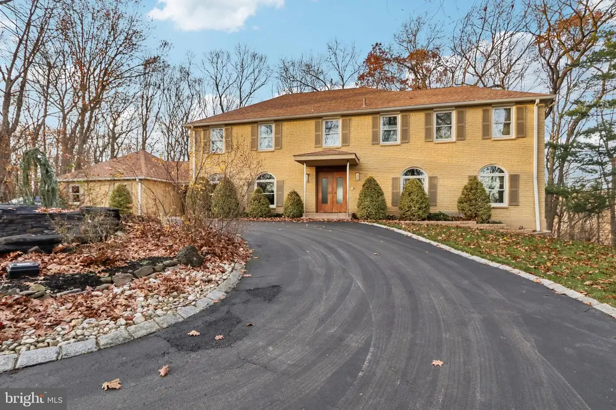 400 Highview Dr, Wayne, PA 19087 - Image #1