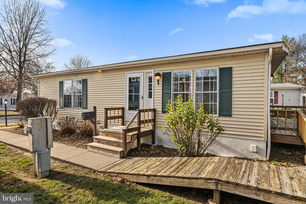 738 Aspen Cir, Red Hill, PA 18076 - Image #1