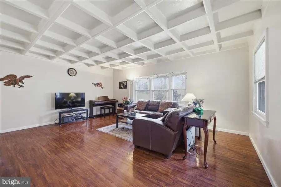 8304 Cheltenham Ave, Glenside, PA 19038 - Image #3