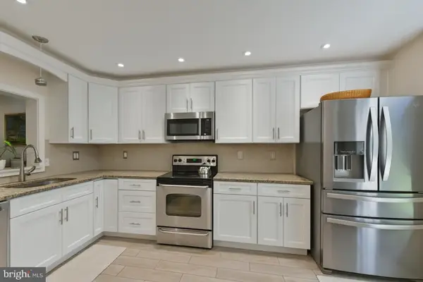 100 Victoria Dr, MONTGOMERYVILLE, PA 18936