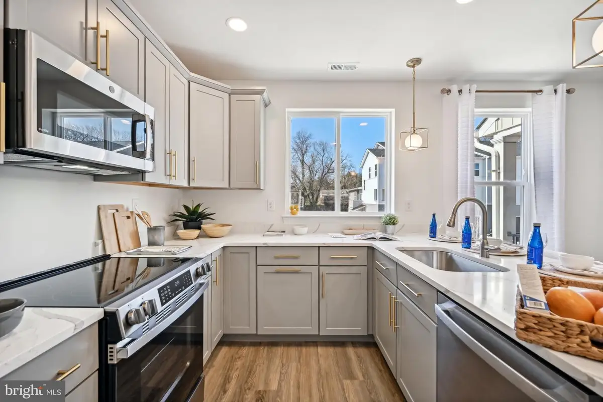 1883 Arbor Place Dr #28e, Norristown, PA 19401 - Image #1