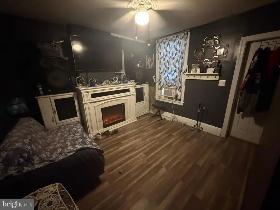 9 E Basin St, Norristown, PA 19401 - Image #2