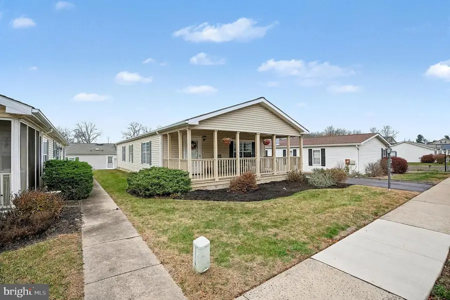 1106 Jfk Dr, North Wales, PA 19454 - Image #2