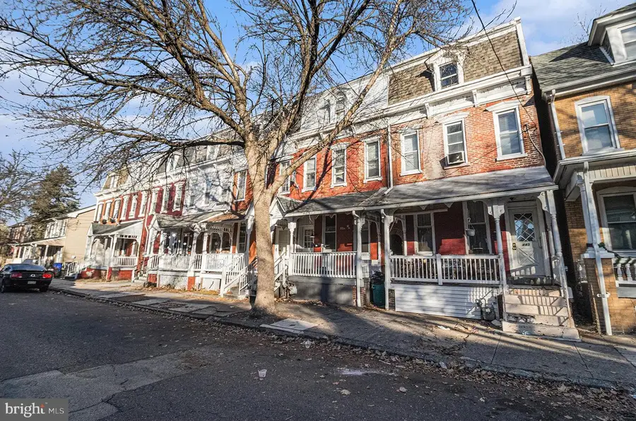 443-1/2 Walnut St, Pottstown, PA 19464 - Image #3