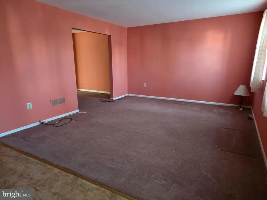 242 Orchard Dr, North Wales, PA 19454 - Image #3