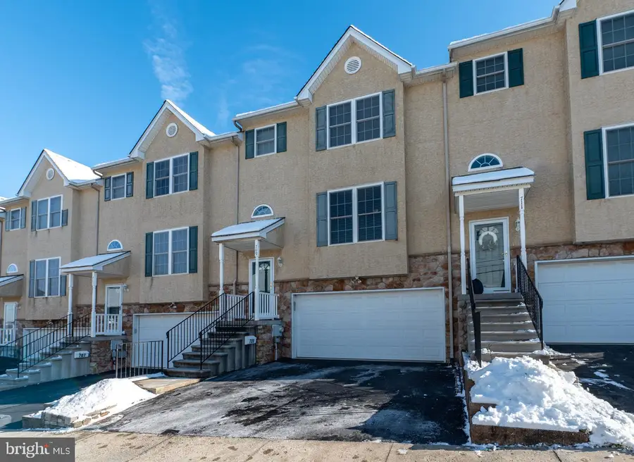 709 Green St, Bridgeport, PA 19405 - Image #2