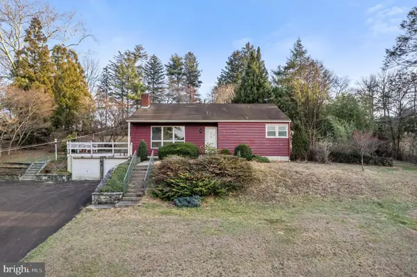 558 Camp Wa Wa, SCHWENKSVILLE, PA 19473