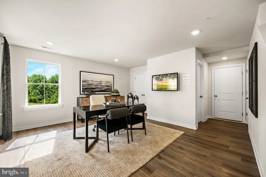 37 Anderson Dr, Bridgeport, PA 19405 - Image #2