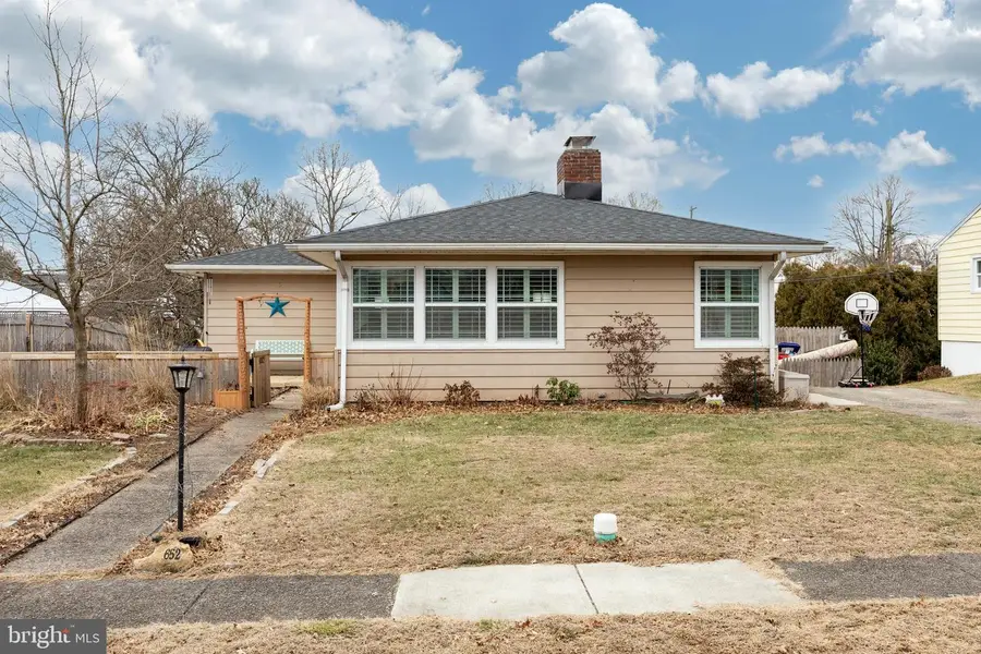 652 Woodland Dr, Pottstown, PA 19464 - Image #2