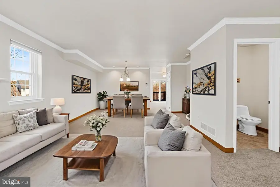 1501 Village Green Dr, Gilbertsville, PA 19525 - Image #3