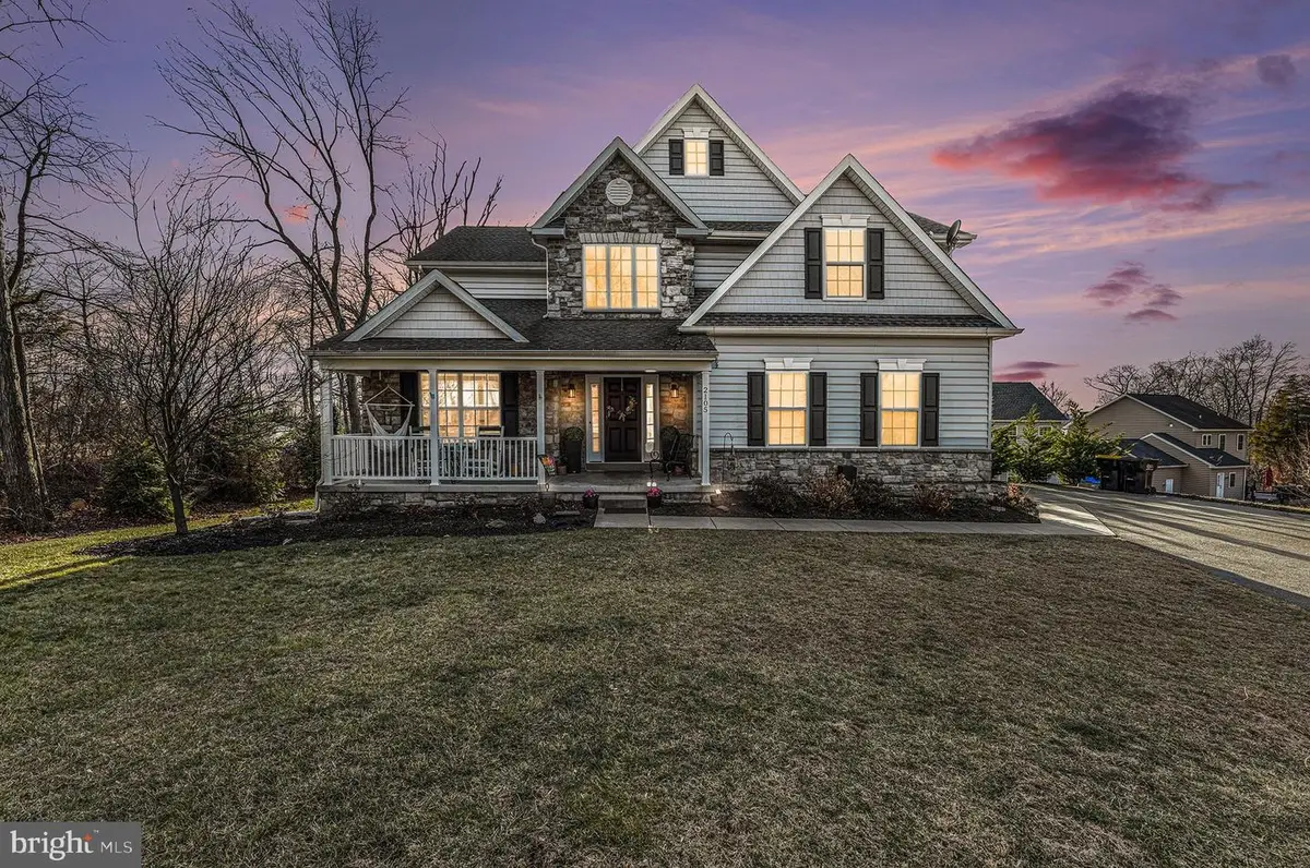 2105 Devon Ln, Pennsburg, PA 18073 - Image #1